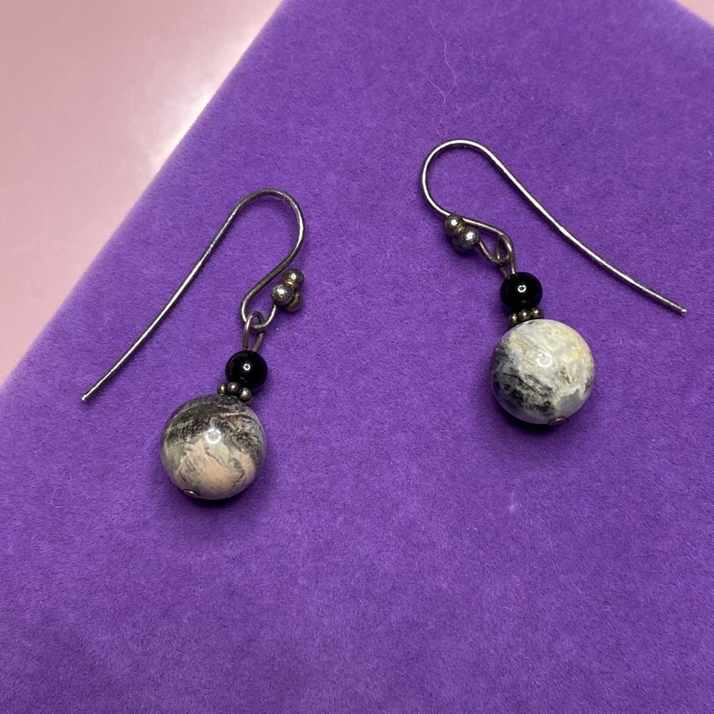 💛 Classic 925 Black & White Agate Ball Earrings